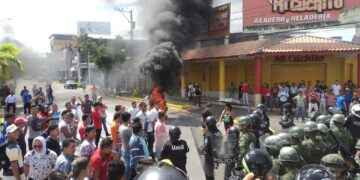 Marchas en Nueva Loja contra el alza de combustibles del 123 por ciento