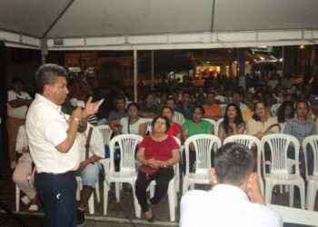 Sigue la vigilia por los 3 que siguen detenidos en Quito