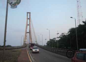 Iluminación del puente sobre el río Aguarico trae ilusiones de crecimiento al sector sur de Lago Agrio