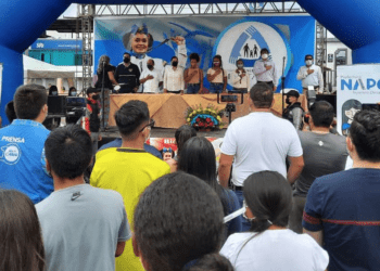 La ciudadanía de Tena dio un caluroso recibimiento a Neisi Dajomes.