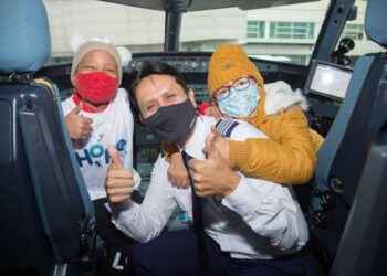 Avión solidario de LATAM contribuyó para que las niñas de SOLCA Guayaquil viajen