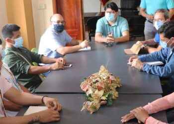 En reuniones analizan definir acuerdos para que habitantes locales tengan oportundiad de trabajar, tal como consta en la Ley Amazónica.