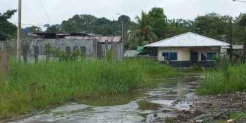 Falta de alcantarillado ocasiona inundación en barrios de Nueva Loja