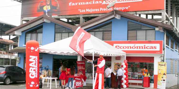 PASTAZA: Neisi Dajomes recibió premio a su destacada actuación deportiva