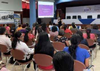 Lideresas participan en escuela de formación en “Género y Liderazgo”