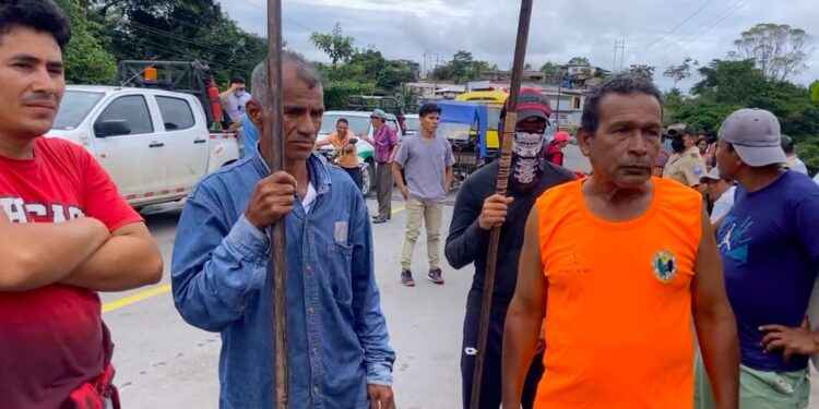 Habitantes de Dayuma exigen trabajo a las petroleras