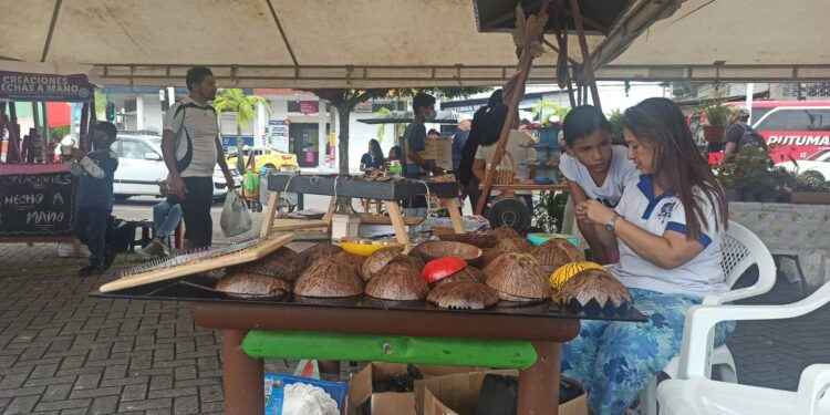 Migrantes reactivan su economía y cultura a través de emprendimientos