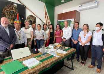 Embajador de Francia, Frederic Desagneaux, testificó lanzamiento de proyecto Chakra en Arajuno