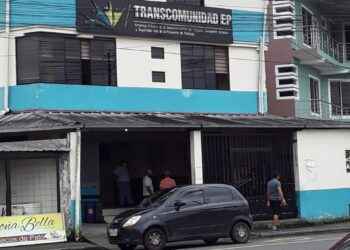 Tres vehículos con matrícula irregular