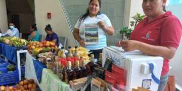 Emprendedores ofertaron sus productos en el Centro de Atención Ciudadana