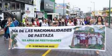 Delegaciones de las nacionalidades participaron del desfile.