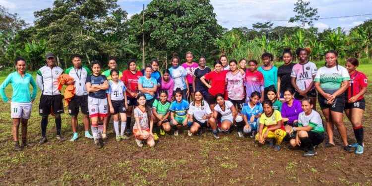 Futbol femenino crece en Shushufindi