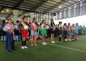 Madrinas de cada equipo engalanaron la inauguración. El torneo reúne a más de 300 deportistas de Lago Agrio.