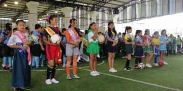 Madrinas de cada equipo engalanaron la inauguración. El torneo reúne a más de 300 deportistas de Lago Agrio.