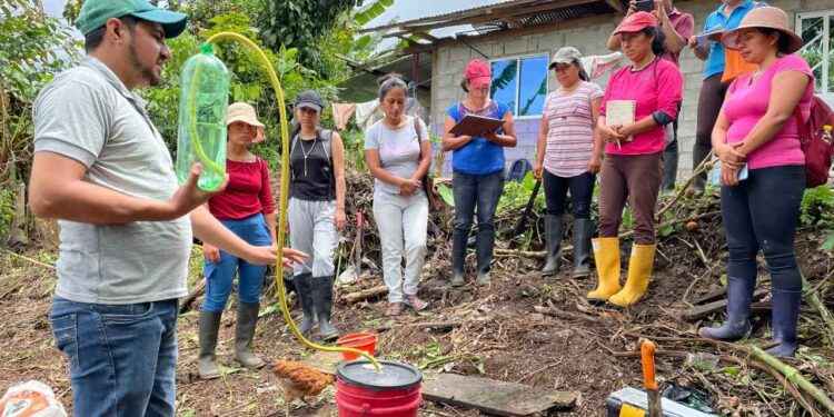 Preparan “Biol” como alternativa orgánica para nutrir y desarrollar cultivos