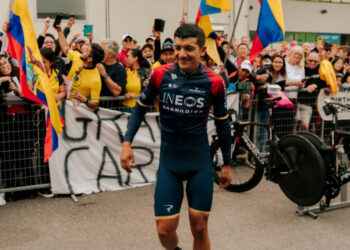 durante las 21 etapas Carapaz fue alentado por ecuatorianos radicados en Italia