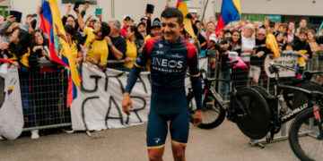 durante las 21 etapas Carapaz fue alentado por ecuatorianos radicados en Italia