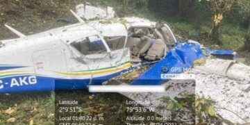 Foto cortesía) La FAE encontró la avioneta destruida luego del accidente aéreo