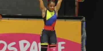 Jessica Palacios, deportista ecuatoriana nacida en Pastaza, levantó 183 Kg en el Mundial Juvenil de México.