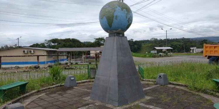 Actualmente, existe un monumento en el recinto Amazonas.
