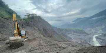 Creciente del río Coca provocó el colapso de la variante construida durante 5 meses por la comunidad.