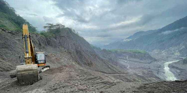 Creciente del río Coca provocó el colapso de la variante construida durante 5 meses por la comunidad.