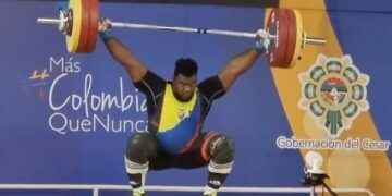 El deportista de Orellana, Dixon Arroyo levantó 201 kilogramos y se adjudicó la presea de oro.