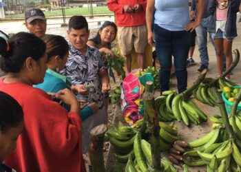 Productos de la zona fueron vendidas a los propios consumidores.