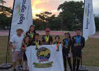 Entusiasmo de los patinadores luego de su positiva participación en Lago Agrio