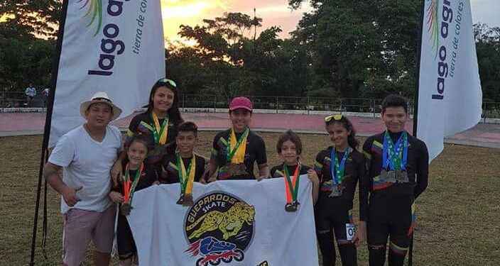 Entusiasmo de los patinadores luego de su positiva participación en Lago Agrio