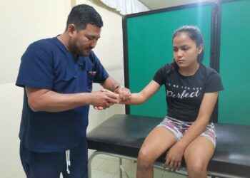 Byron Hernández, asiste a los deportistas seleccionados para Manabí.