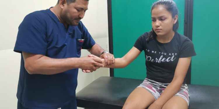 Byron Hernández, asiste a los deportistas seleccionados para Manabí.