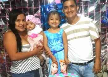 Byron Ponce se caracteriza por interpretar música nacional.