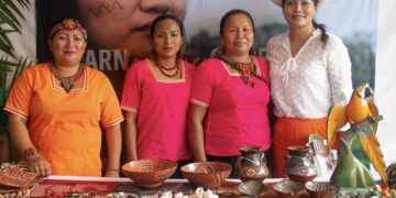 La feria permitió que emprendedores locales expongan y comercialicen la variedad de productos elaborados con materia prima de la Amazonía.