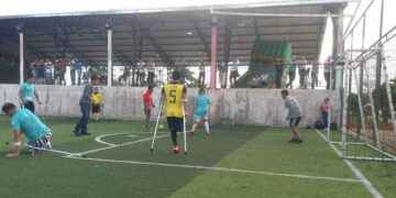 Valentía y esfuerzo de persoans con discpacidad física que disputaron un encuentro de indor, el día de las fiestas de la parroquia.