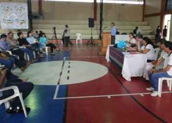 Representantes de las organizaciones sociales encontrarán solución a los problemas por su propia cuenta, ante la pasividad de los Asambleístas.