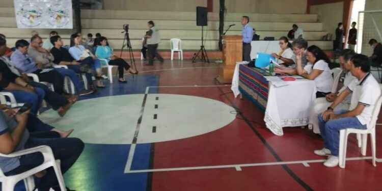 Representantes de las organizaciones sociales encontrarán solución a los problemas por su propia cuenta, ante la pasividad de los Asambleístas.