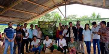 Técnicos de las ONGs cumplen la obligatoriedad de efectuar la Consulta Previa en presencia de dirigentes y comuneros.