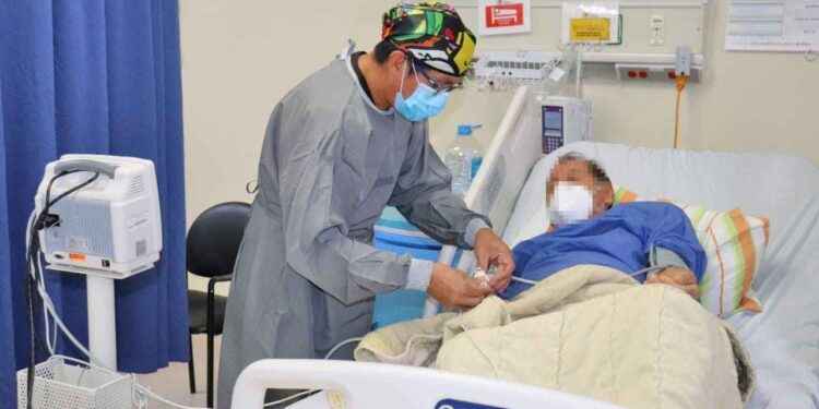 Personal médico y auxiliares del Hospital cumplieron sus jornadas de acuerdo a la planificación anticipada.