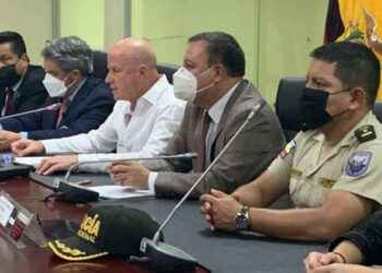 El vicepresidente, Alfredo Borrero, lideró el COE nacional y anunciaron que el sector público puede acogerse al teletrabajo.