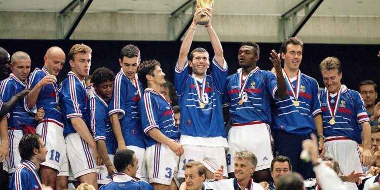 Les Bleus hicieron delirar a todos sus hinchas en el mítico Saint-Denis con una impensada goleada ante Brasil en la final.