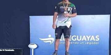 Nikolay Alomia, impuso su categoría y consiguió 3 medallas de oro en división 109kg. Juvenil