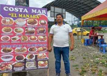 Trabajadores, taxistas y familias llegan hasta el negocio de Luis a disfrutar de su gastronomía.