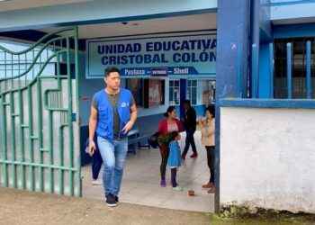 La Unidad Educativa Cristóbal Colón en la parroquia Shell está determinada como recinto electoral.