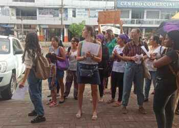 Plantón en Lago Agrio  como protesta por el caso Bernal