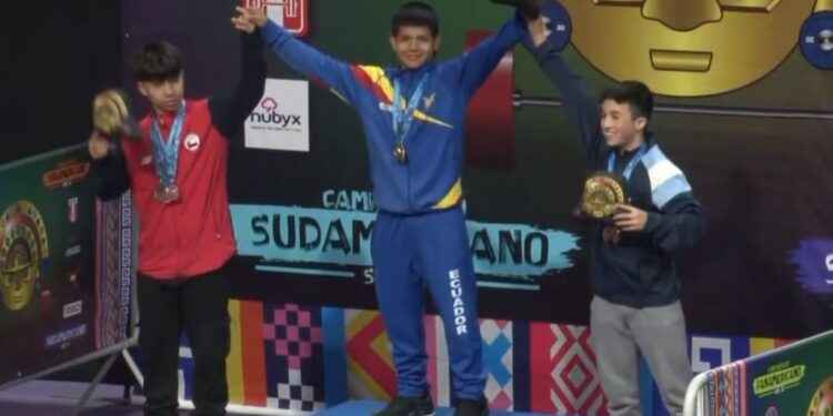 DEPORTES: SUCUMBÍOS –  Jonathan Quenamá, logra triple oro en Perú