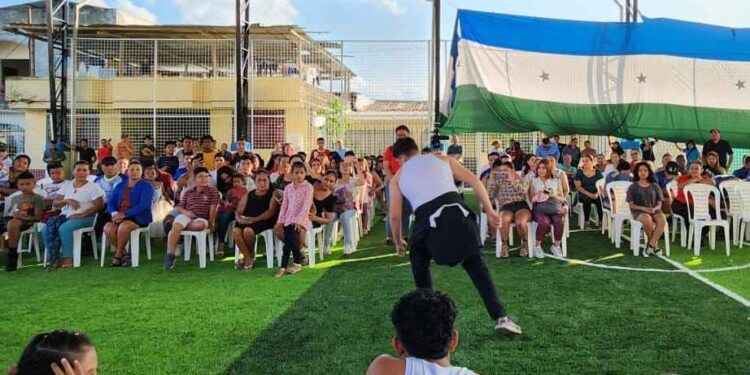 SUCUMBÍOS: Barrio Juan Montalvo recibe cancha remodelada