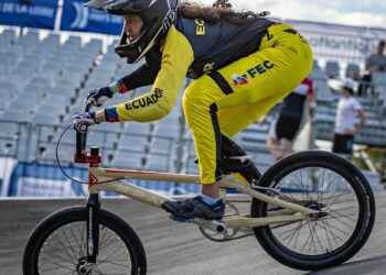 DEPORTES: PASTAZA «» Doménica Mora, campeona Latinoamericana en BMX ￼