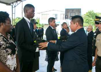 NAPO: Jóvenes se enlistan para convertirse en policías