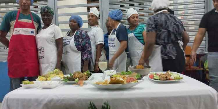 SUCUMBÍOS: Curso de gastronomía enseña a preparar nuevos platos